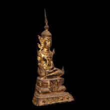 Bouddha m�ravijaya en bronze dor� 
